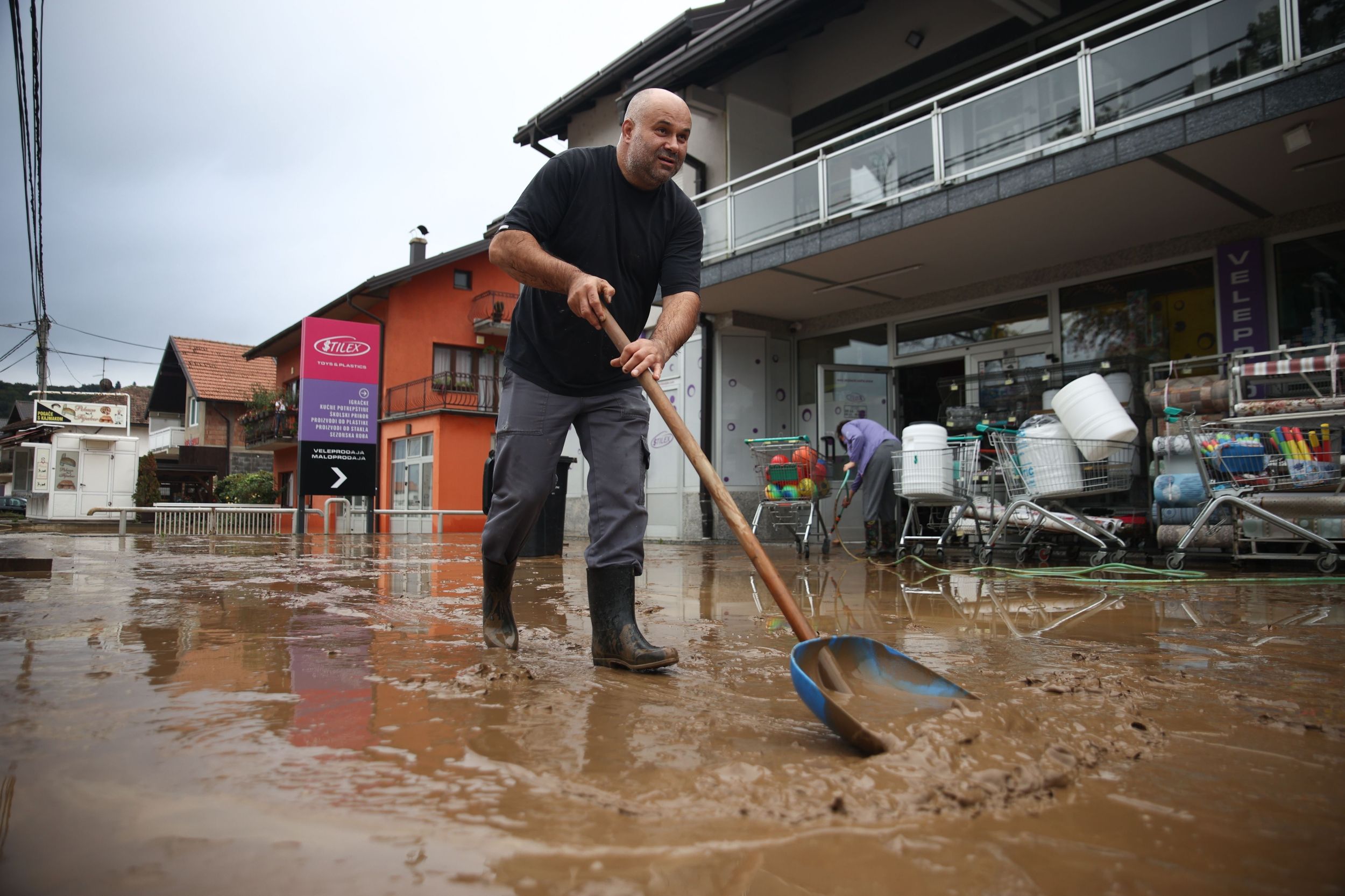 Erdrutsche Und Hochwasser In Bosnien Herzegowina Mindestens Tote