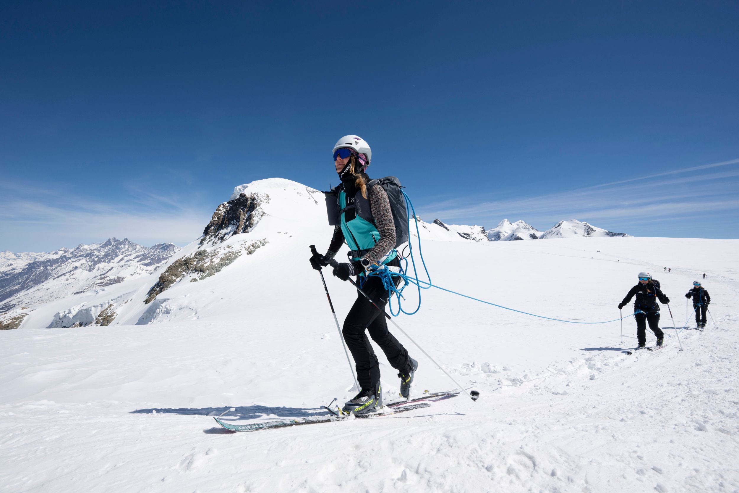 Nach Einem Unfall Mit Sechs Toten Im Wallis: Wie Drei Frauen Das ...